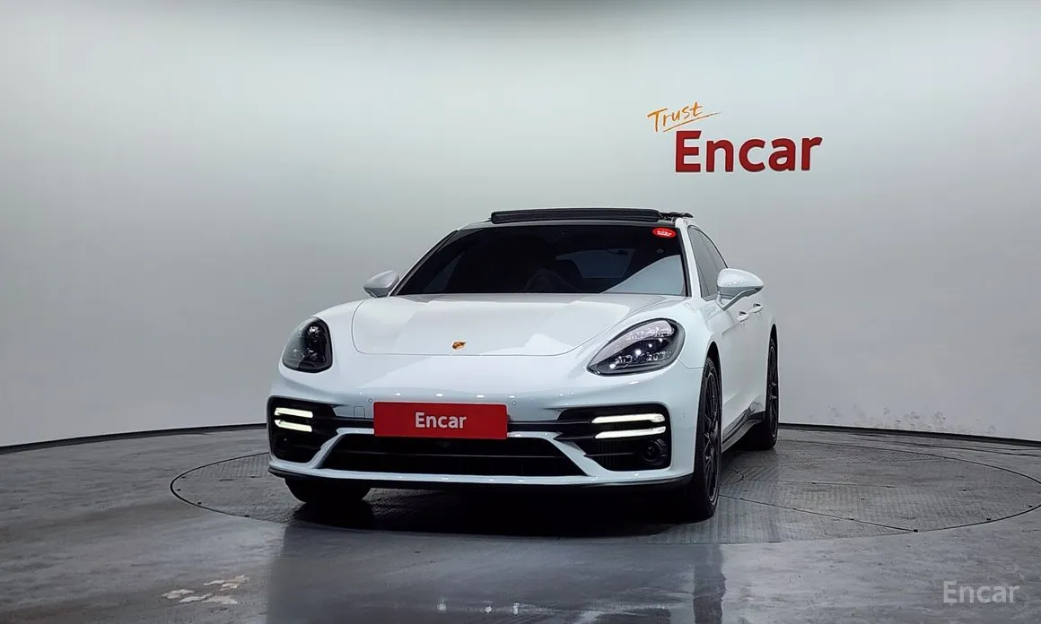 Фото 3 - Porsche Panamera