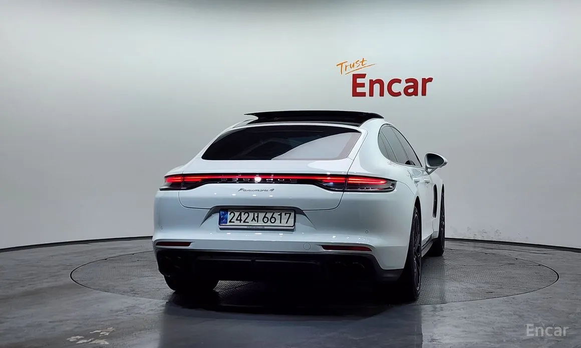 Фото 4 - Porsche Panamera