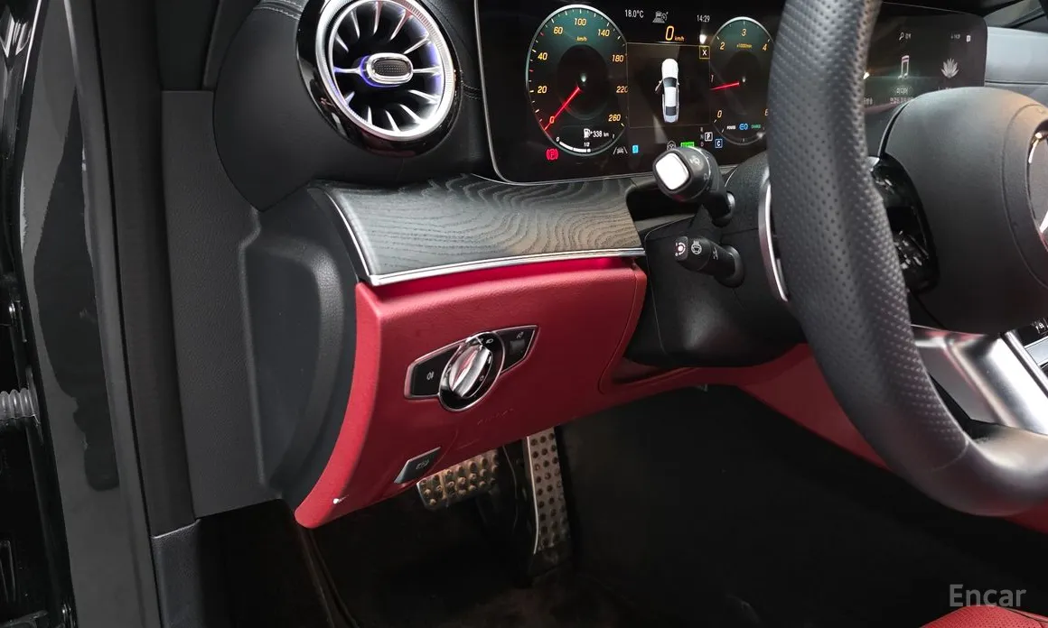 Фото 13 - Mercedes-Benz CLS-Class