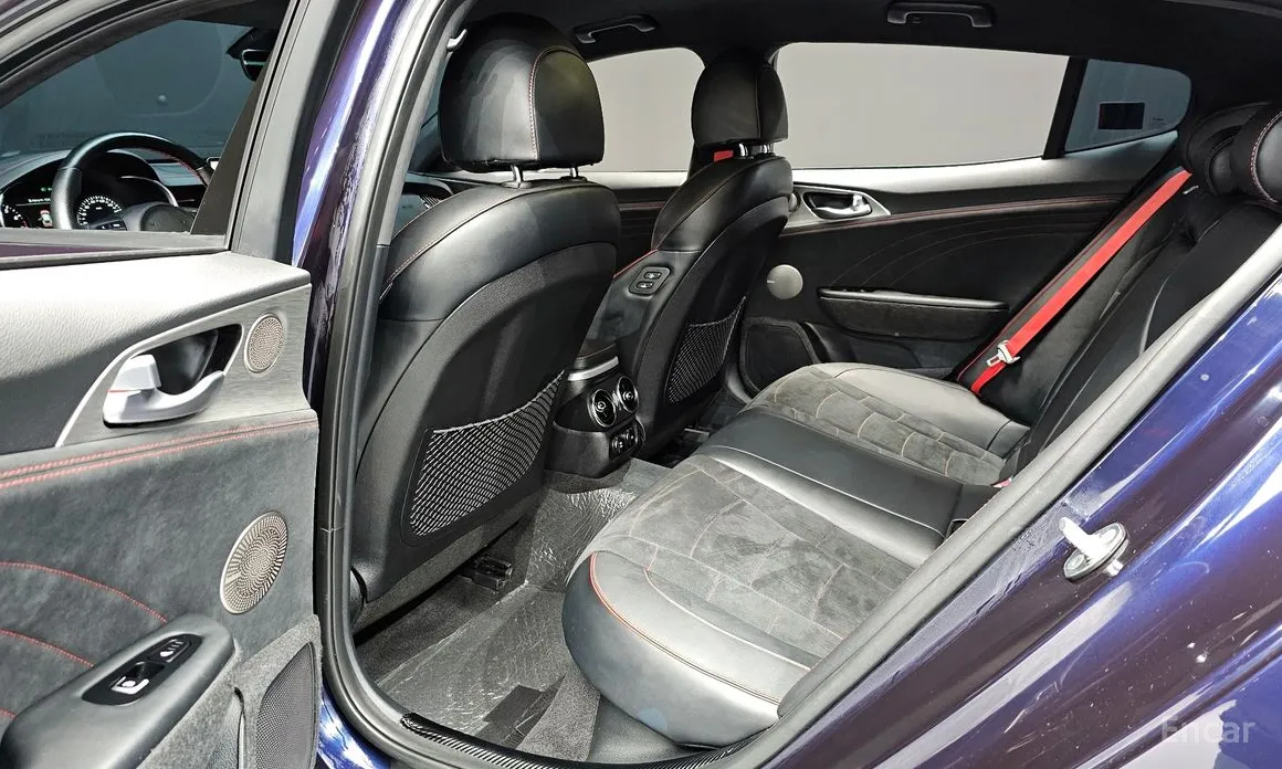 Фото 11 - Kia Stinger