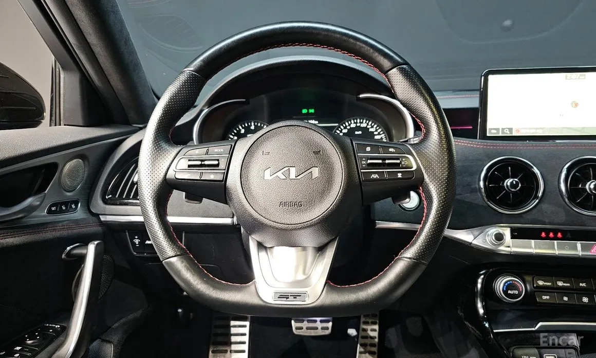 Фото 13 - Kia Stinger