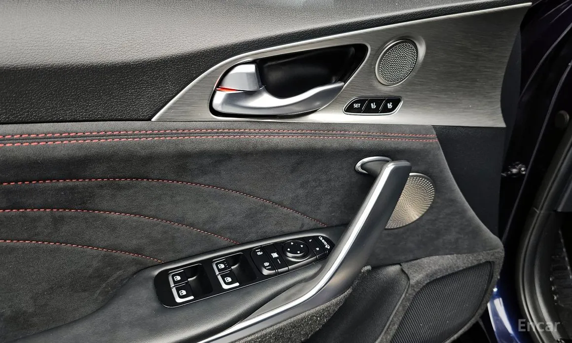 Фото 17 - Kia Stinger