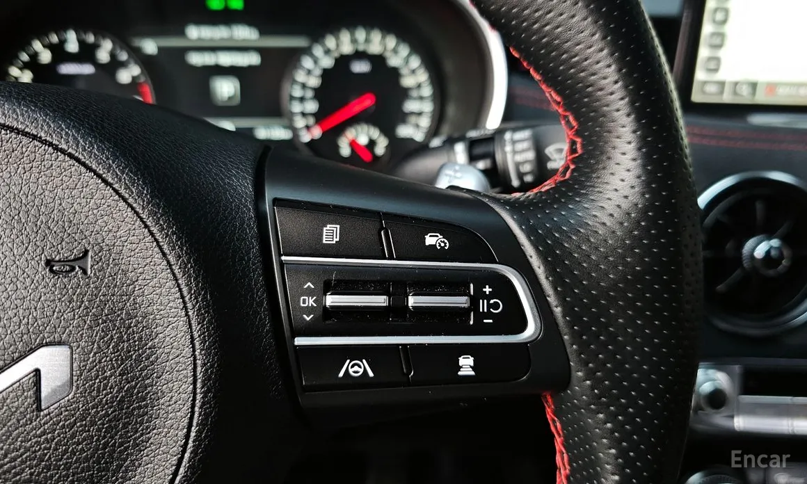 Фото 19 - Kia Stinger