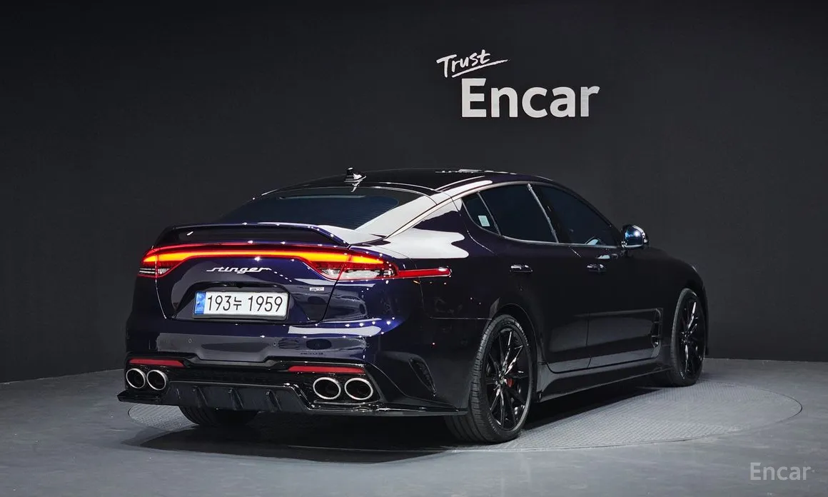 Фото 2 - Kia Stinger
