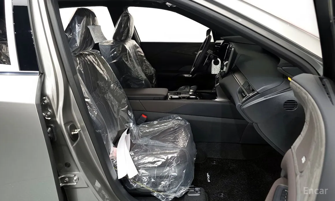 Фото 11 - Lexus RX