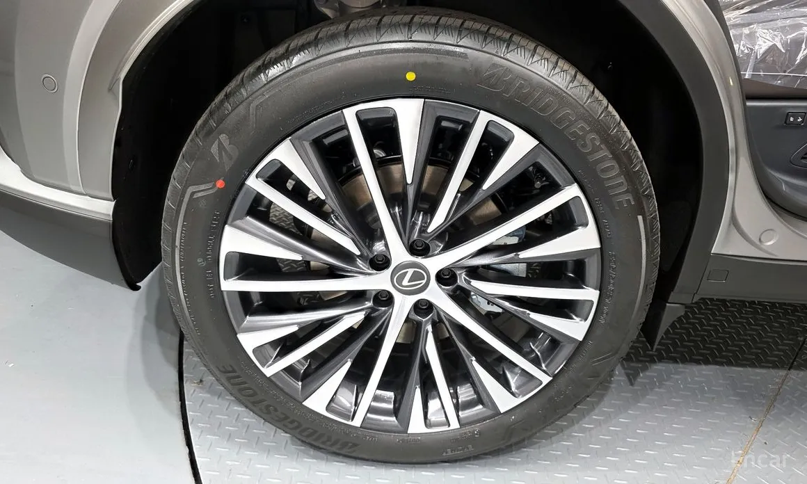 Фото 5 - Lexus RX