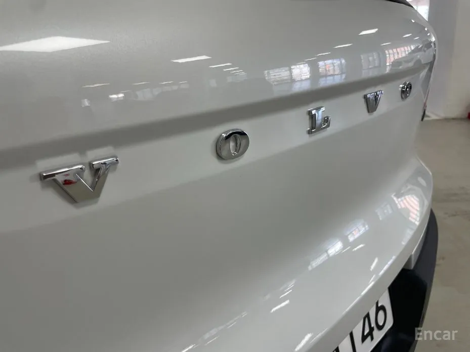 Фото 14 - Volvo XC40