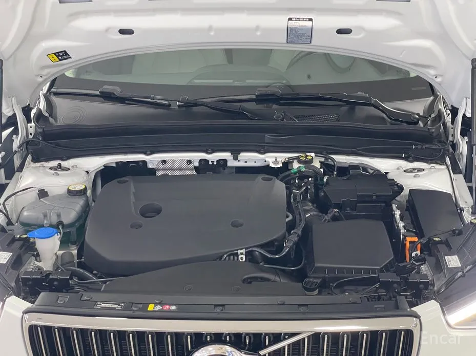 Фото 6 - Volvo XC40