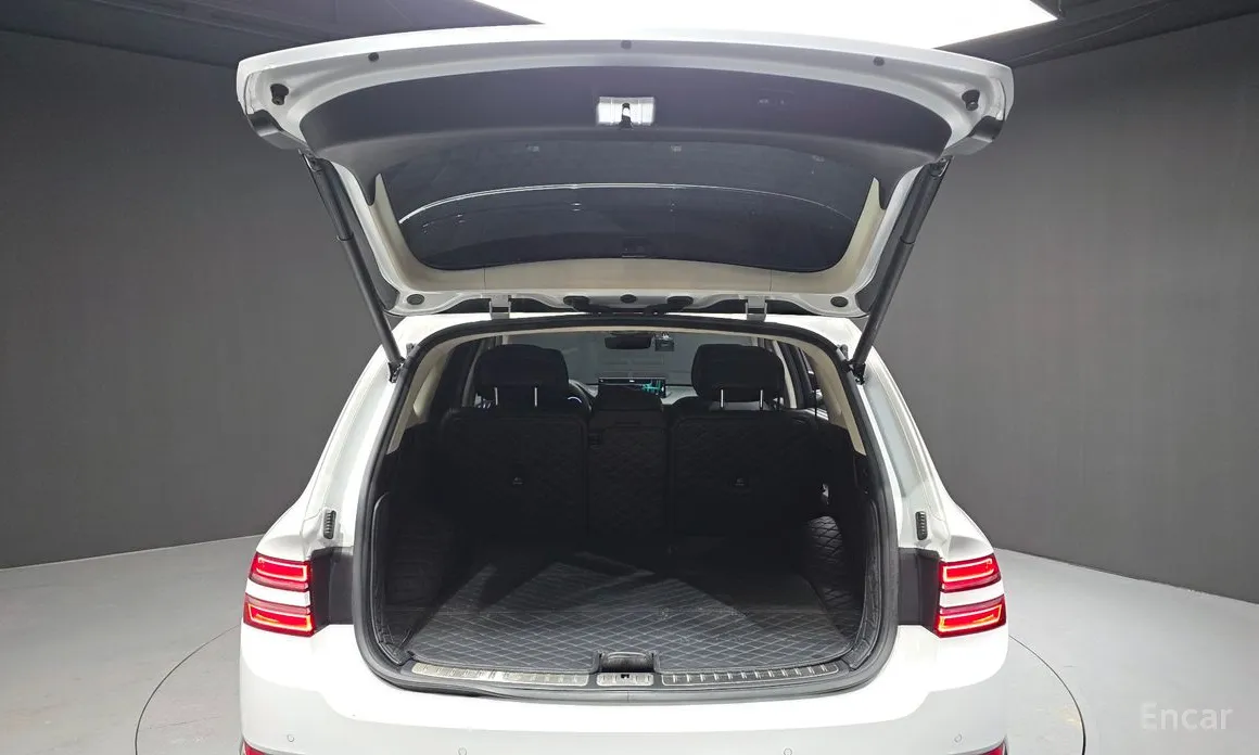 Фото 20 - Genesis GV80