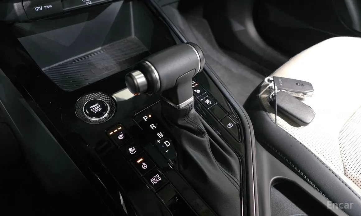 Фото 9 - Kia Niro