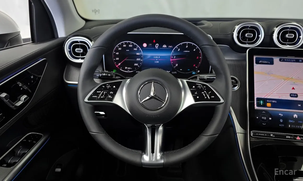 Фото 13 - Mercedes-Benz GLC-Class