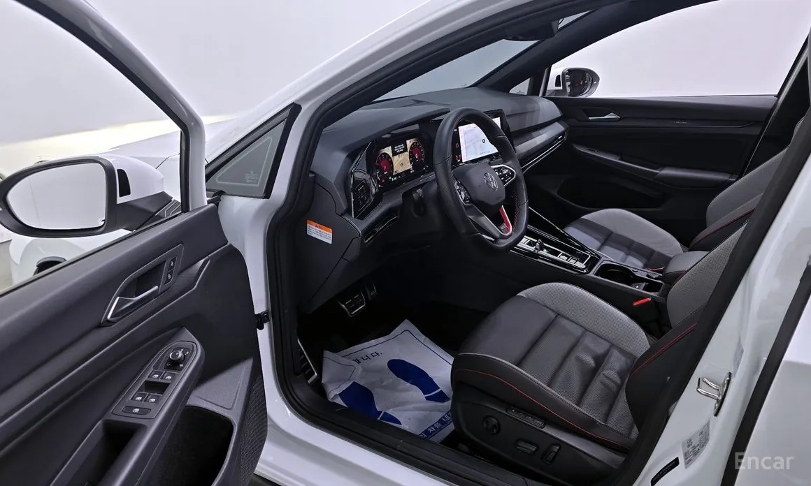 Photo 10 - Volkswagen Golf