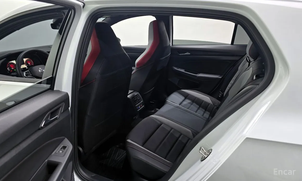 Photo 11 - Volkswagen Golf