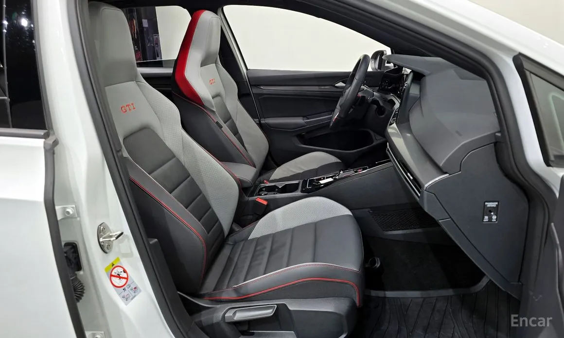 Photo 12 - Volkswagen Golf