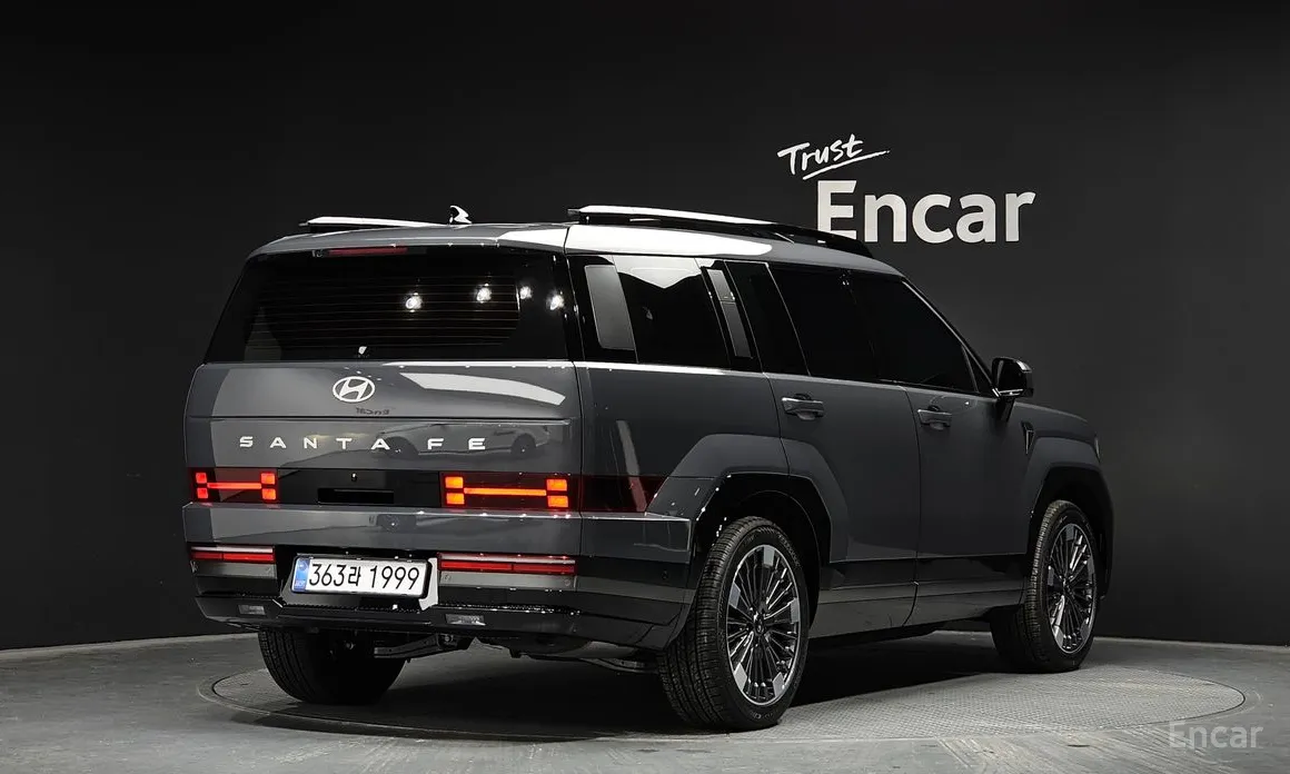 Фото 2 - Hyundai Santa Fe