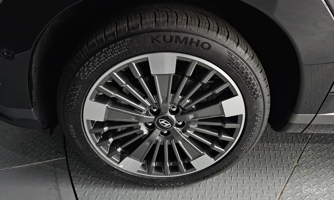 Фото 5 - Hyundai Santa Fe