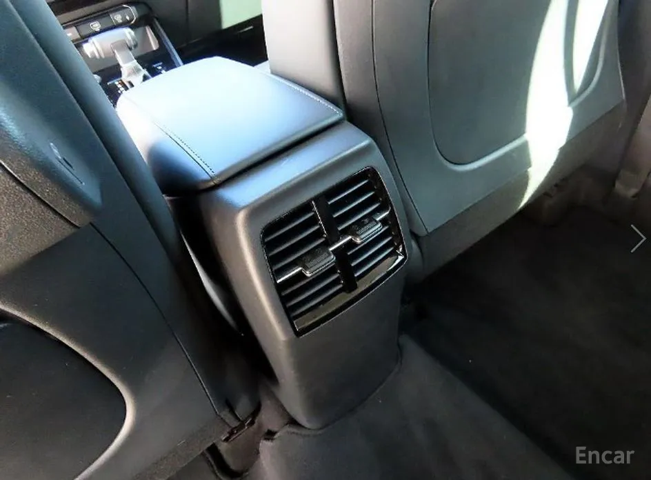 Фото 17 - Kia Niro