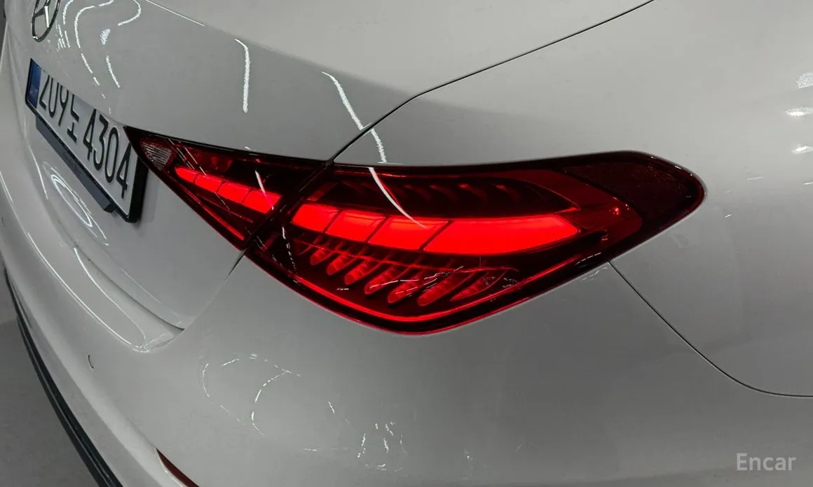 Фото 13 - Mercedes-Benz C-Class