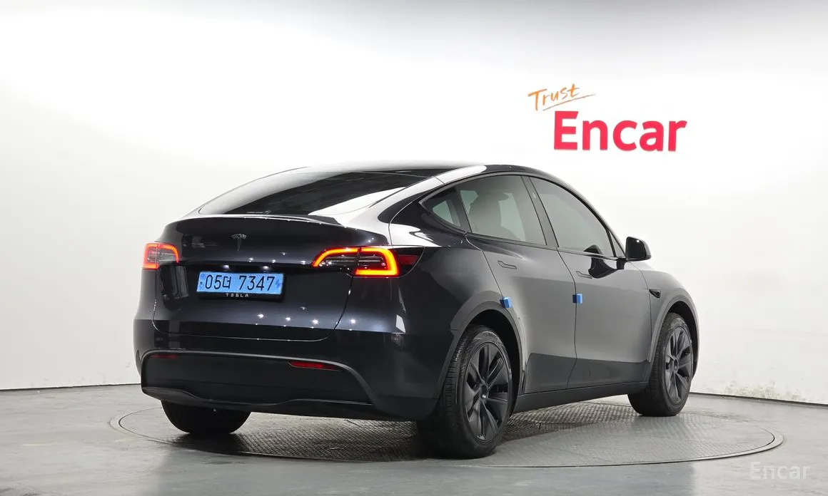 Photo 2 - Tesla Model Y