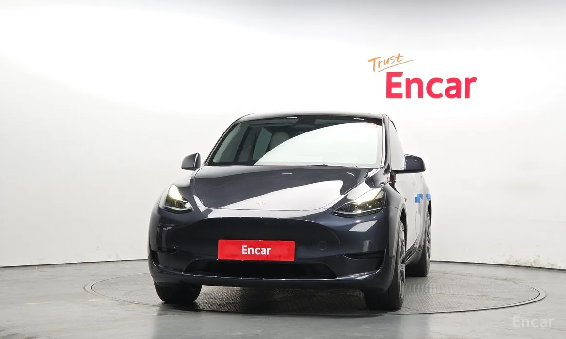 Photo 3 - Tesla Model Y