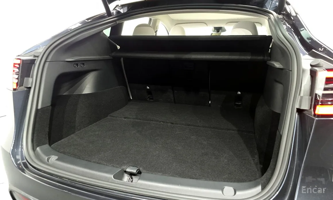 Photo 6 - Tesla Model Y