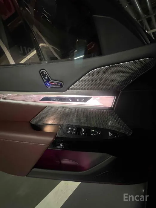 Фото 3 - BMW 7 Series