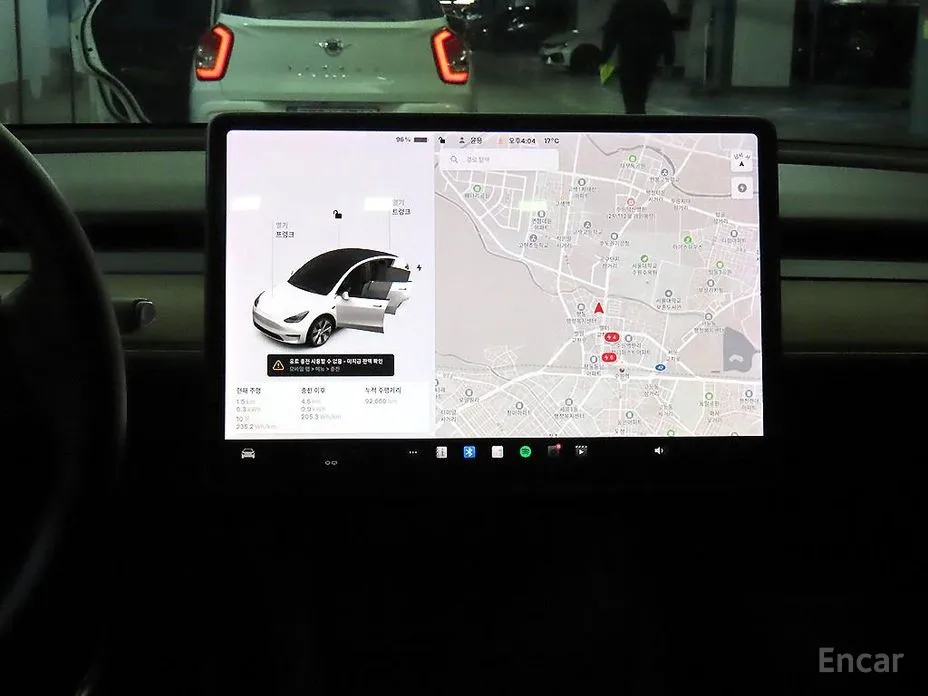 Photo 11 - Tesla Model Y