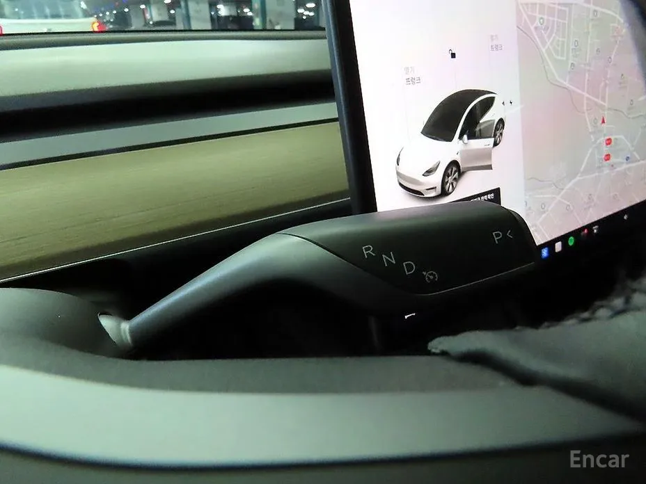 Photo 12 - Tesla Model Y