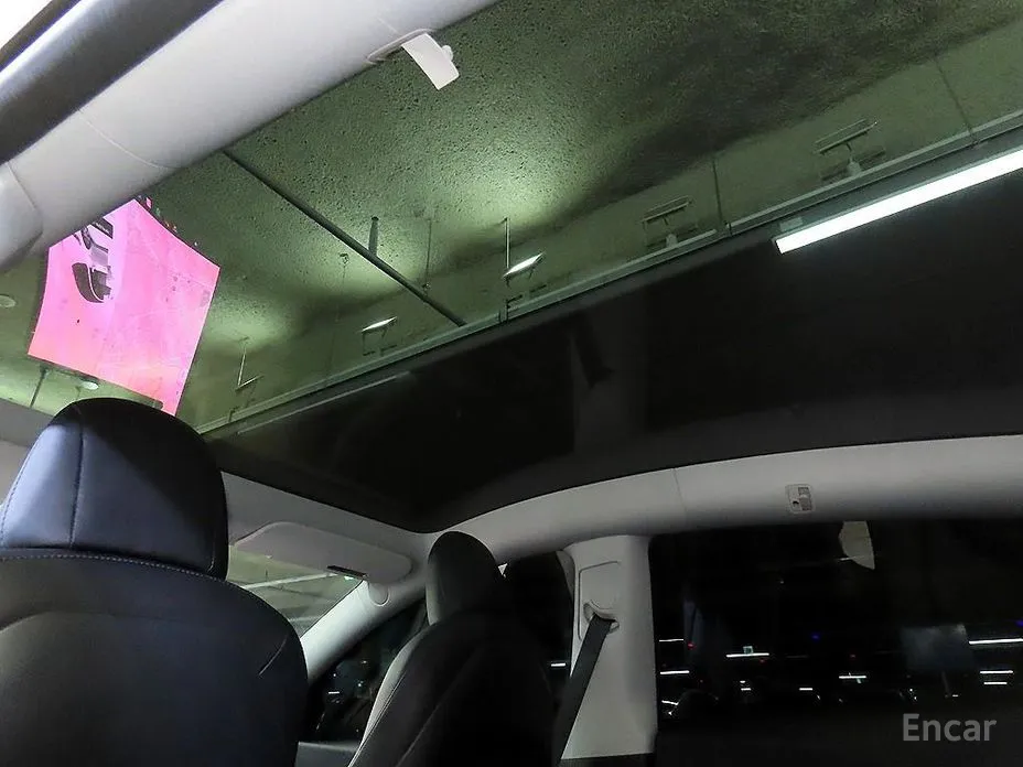 Photo 16 - Tesla Model Y