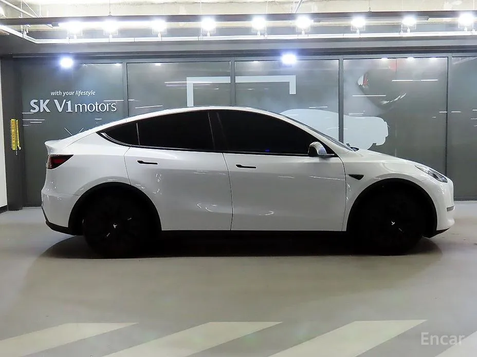 Photo 3 - Tesla Model Y