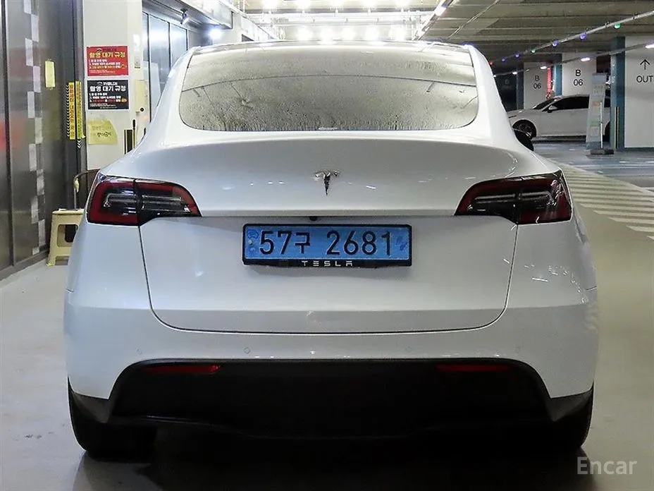 Photo 5 - Tesla Model Y