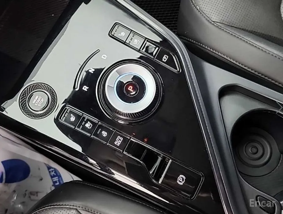 Фото 8 - Kia Niro