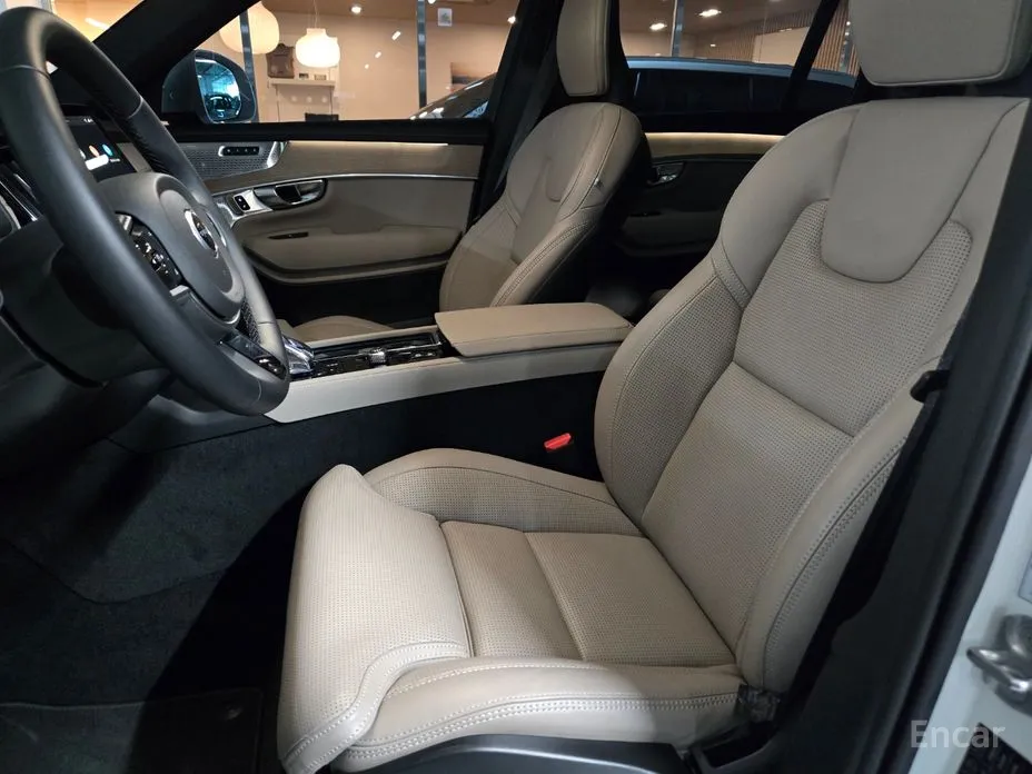 Фото 10 - Volvo XC90