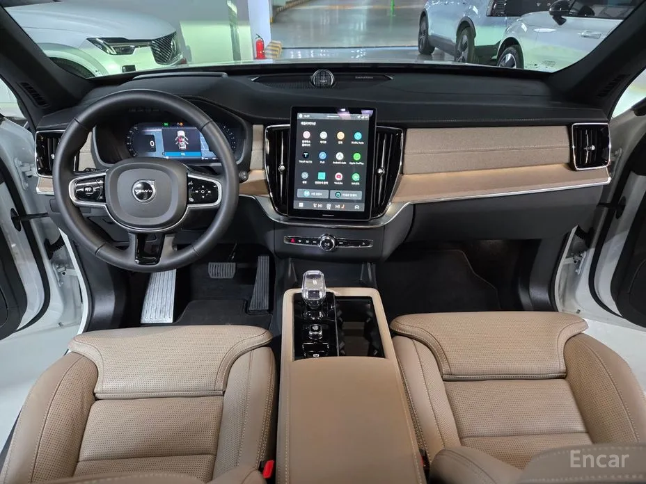 Фото 7 - Volvo XC90