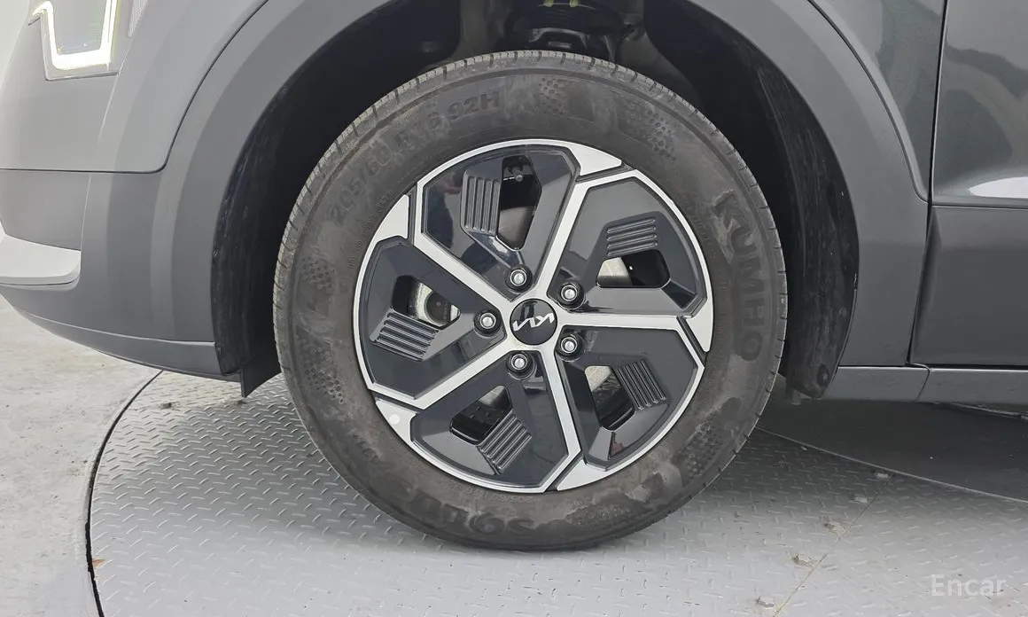 Фото 5 - Kia Niro