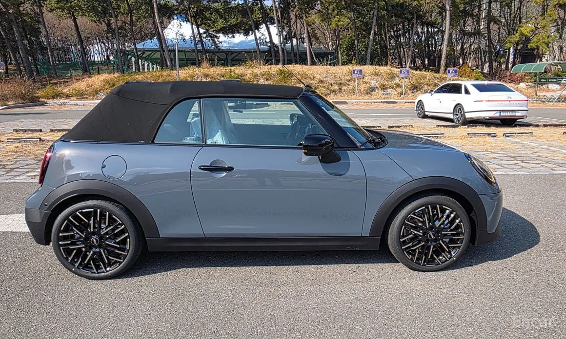 Фото 15 - Mini Cooper Convertible