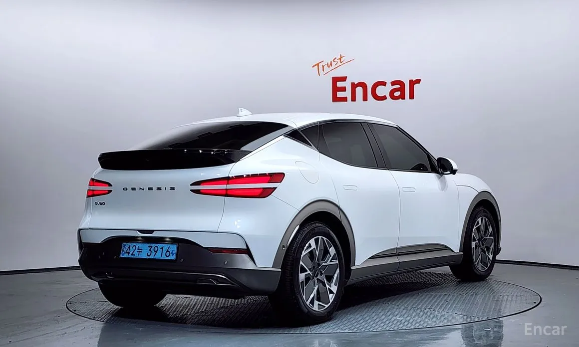 Фото 2 - Genesis GV60