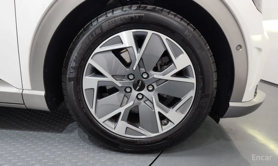 Фото 5 - Genesis GV60