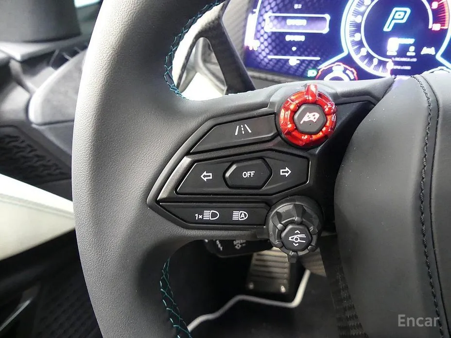 Фото 13 - Lamborghini Revuelto