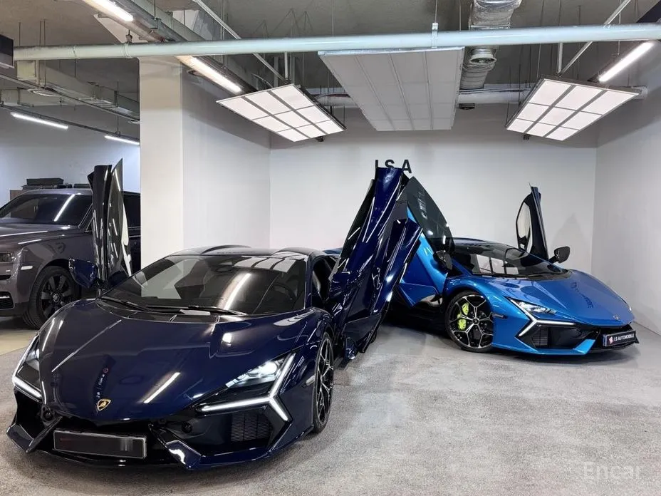 Фото 20 - Lamborghini Revuelto