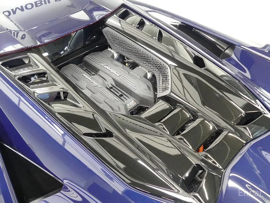 Фото 5 - Lamborghini Revuelto