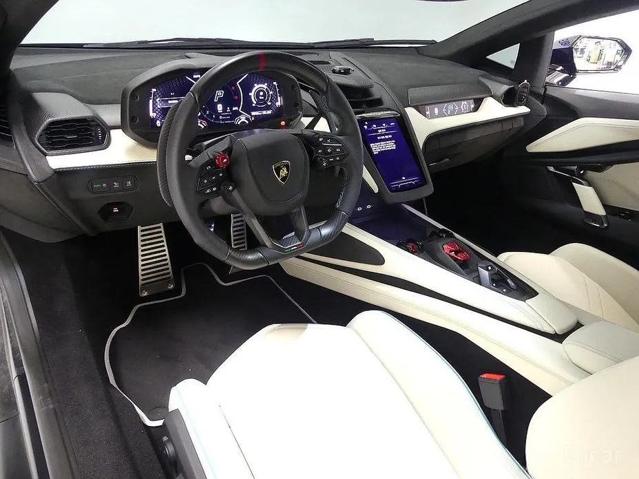 Фото 6 - Lamborghini Revuelto