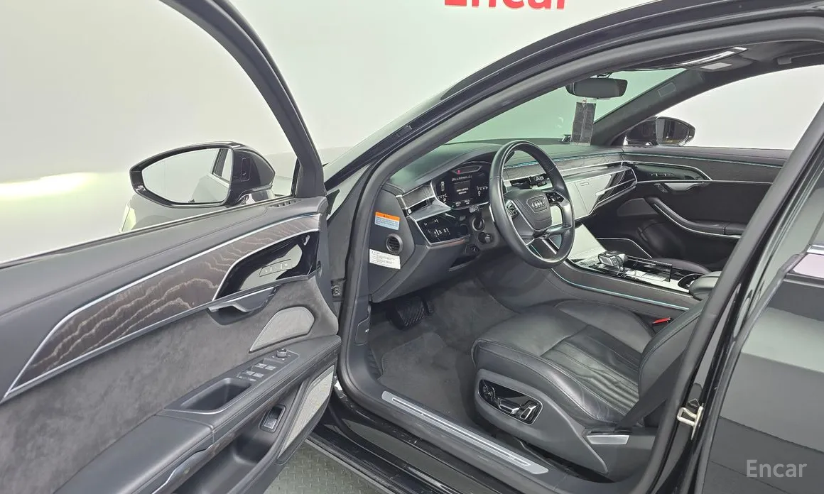 Фото 10 - Audi A8