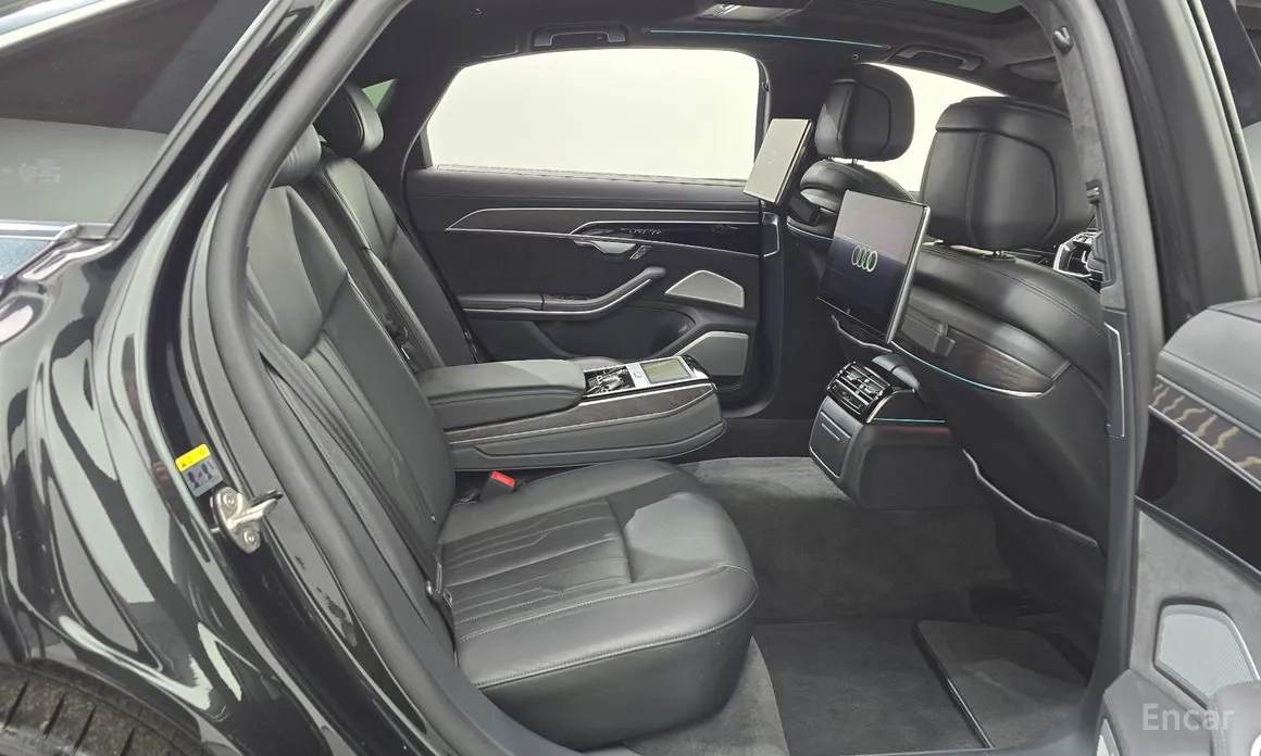 Фото 12 - Audi A8