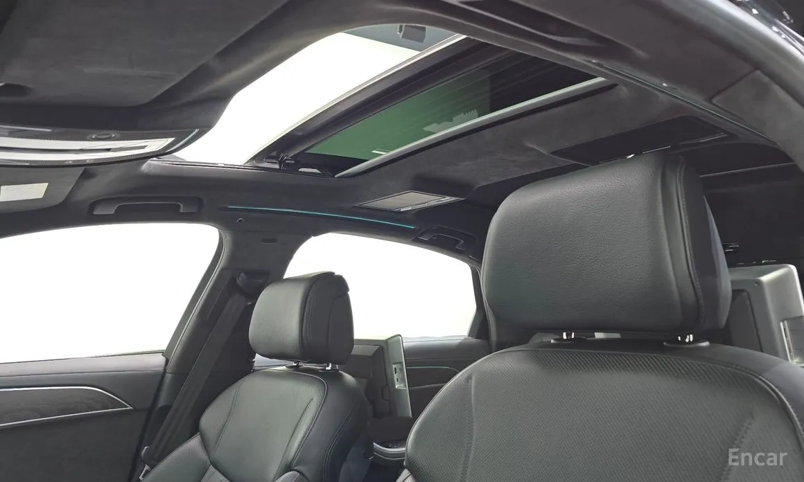 Фото 19 - Audi A8