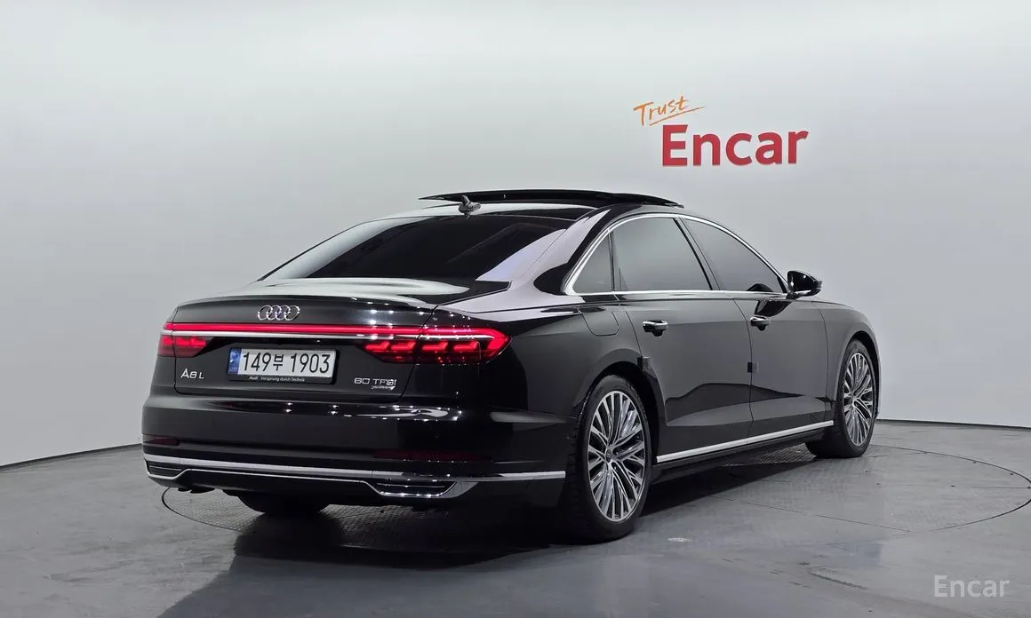 Фото 2 - Audi A8