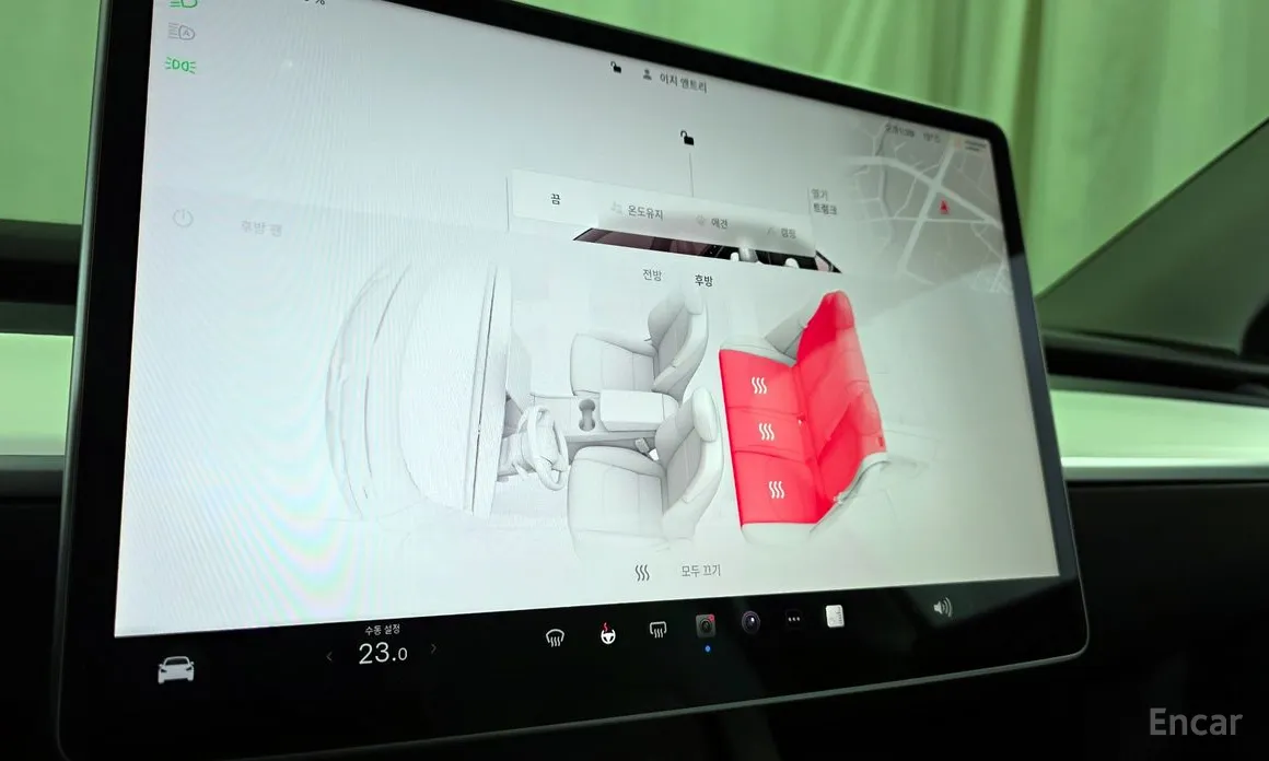 Photo 18 - Tesla Model Y