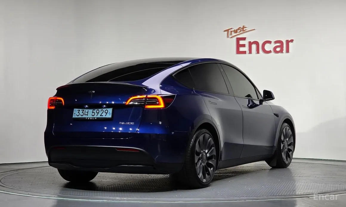 Photo 2 - Tesla Model Y