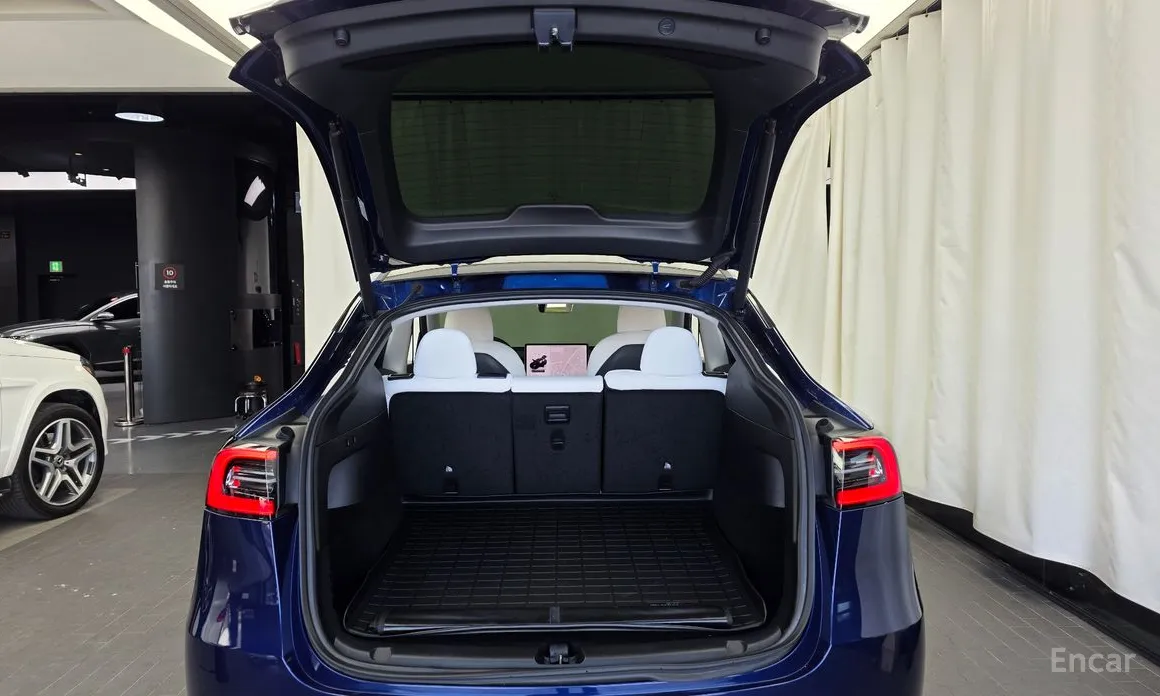Photo 20 - Tesla Model Y