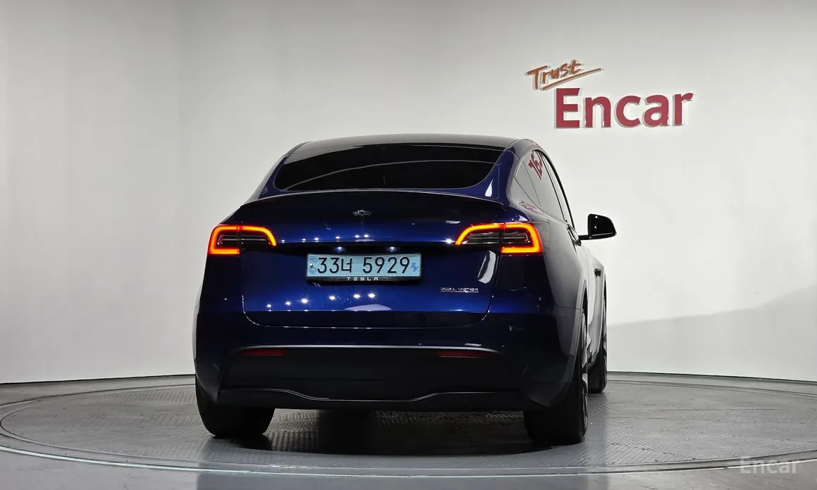 Photo 4 - Tesla Model Y